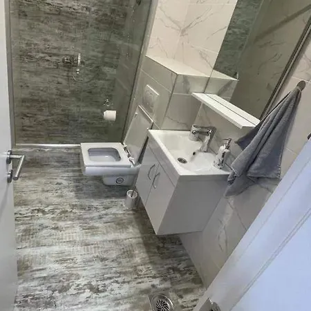 Leona B-1 Zivojinovic Appartement