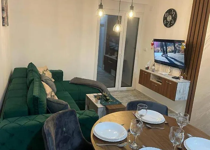 Leona B-1 Zivojinovic